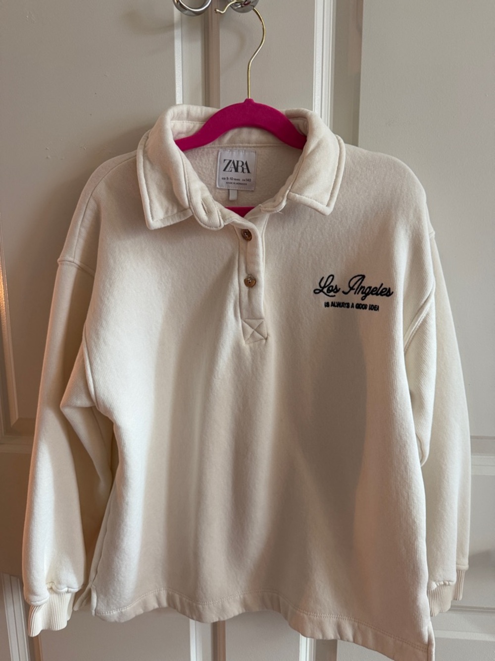 Zara Cream Polo Sweatshirt with Black 'Los Angeles' Embroidery